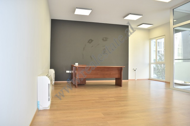Office space for rent in Kompleksi Kika 2, Tish Dahia street, Tirana.
It is postioned on the first 